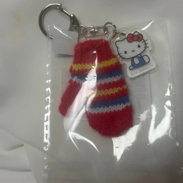산리오 캐릭터즈 헬로키티 미니어처 니트 장갑 키링