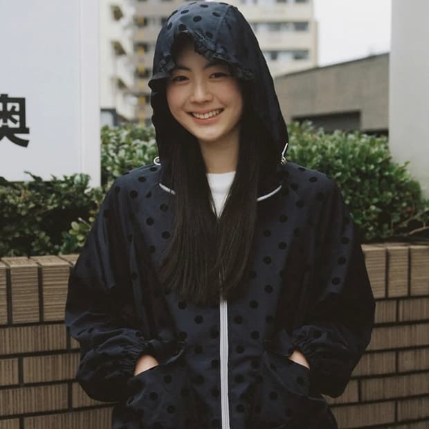 오헤시오 도트 프릴 후드 바람막이 네이비