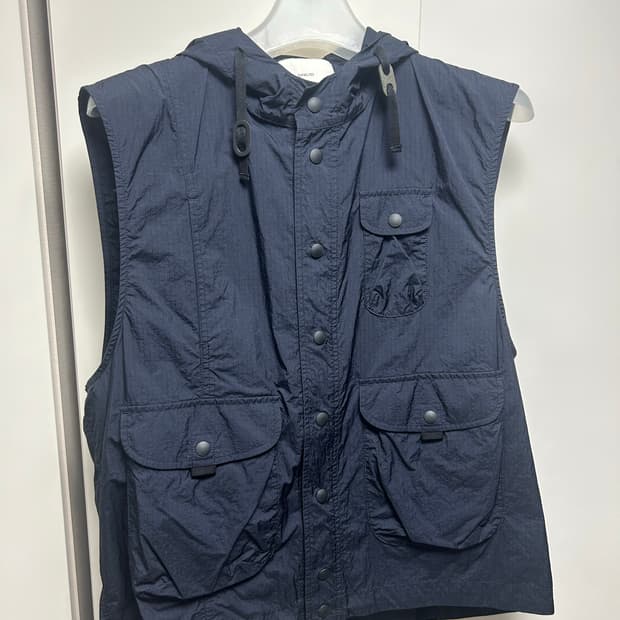 아워셀브스 후드 베스트 3사이즈 네이비 팝니다