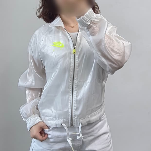 [프립]나이키 시스루  바람막이 흰색 형광 로고