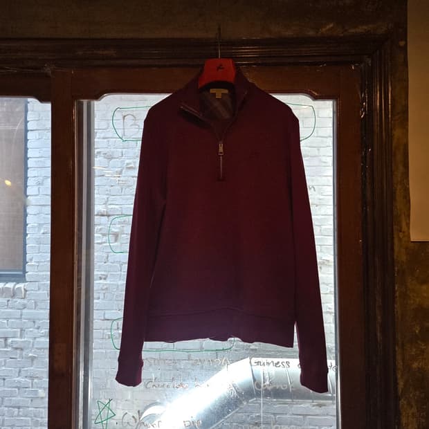 버버리 짚업 스웻