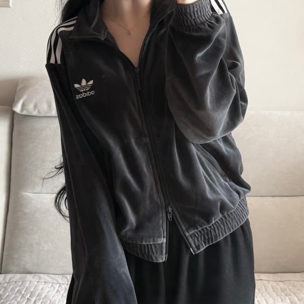 아디다스 벨벳 투웨이 블랙 져지