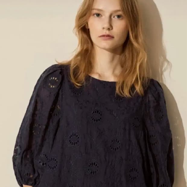 아떼 바네사브루노 2021 펀칭 레이스 퍼프 슬리브 원피스 38사이즈