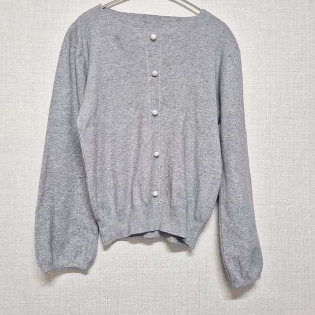 그레이 진주 티셔츠