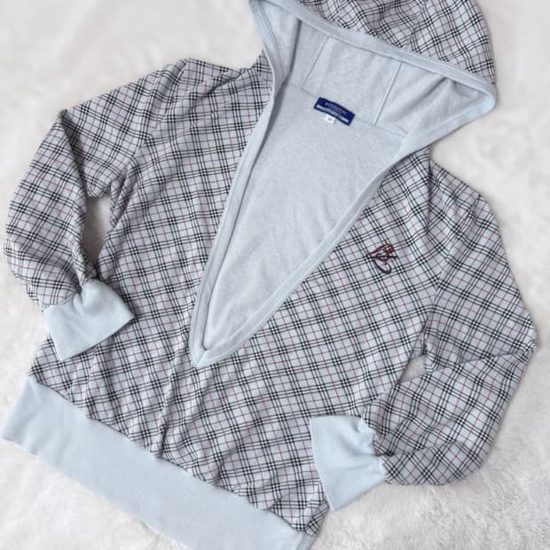 Burberry 블루라벨 모리걸 하구미 스즈코 솜사탕 후드 ≽^•⩊•^≼