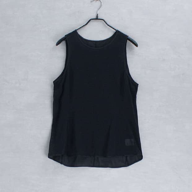 U x Mame Kurogouch _ sleeveless