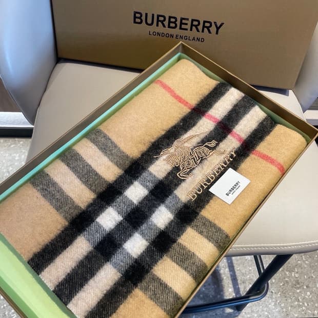 버버리숙녀 리버서블 스카프100% 램스울
