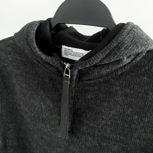 PARTIMENTO KNITTED WARMER HOODIE TOP