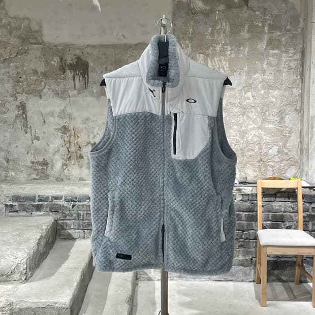 오클리 파우더 보아 플리스 투 웨이 집업 베스트