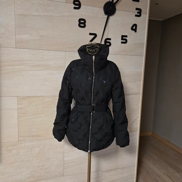 [m] GUESS 게스 벨트 덕다운 패딩 2023