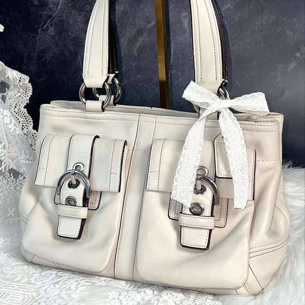 Coach Ivory Leather Buckle Tote Pocket