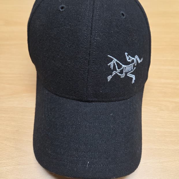 아크테릭스 울 볼캡