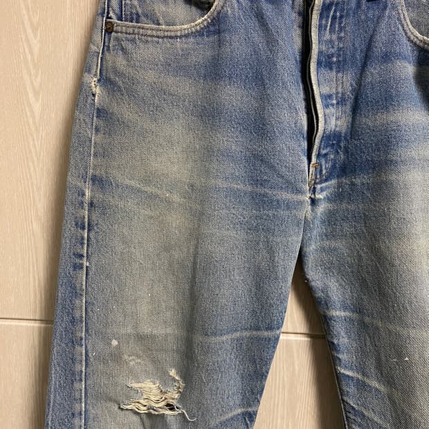 80‘s 501 Distressed Jean