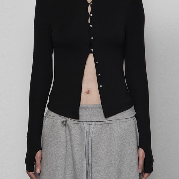 에트오소메 폴라 빈 버튼 가디건 블랙