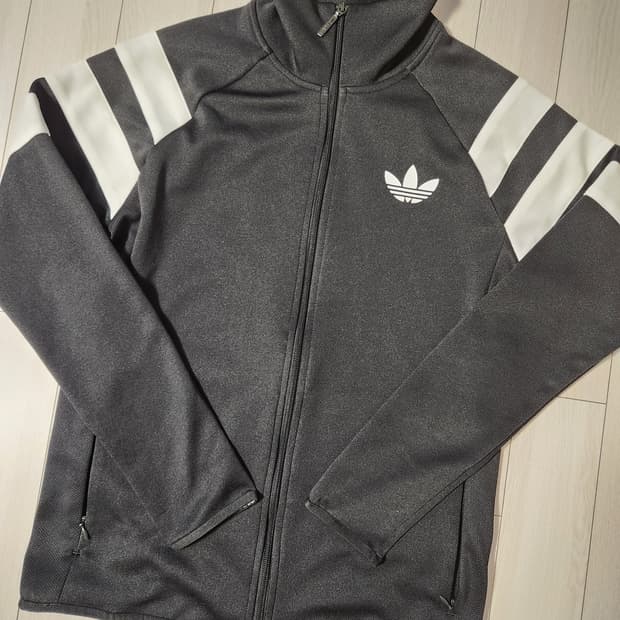 아디다스 집업 AJ7677 트레포일 FC 트랙탑 저지 사이즈95 m

스