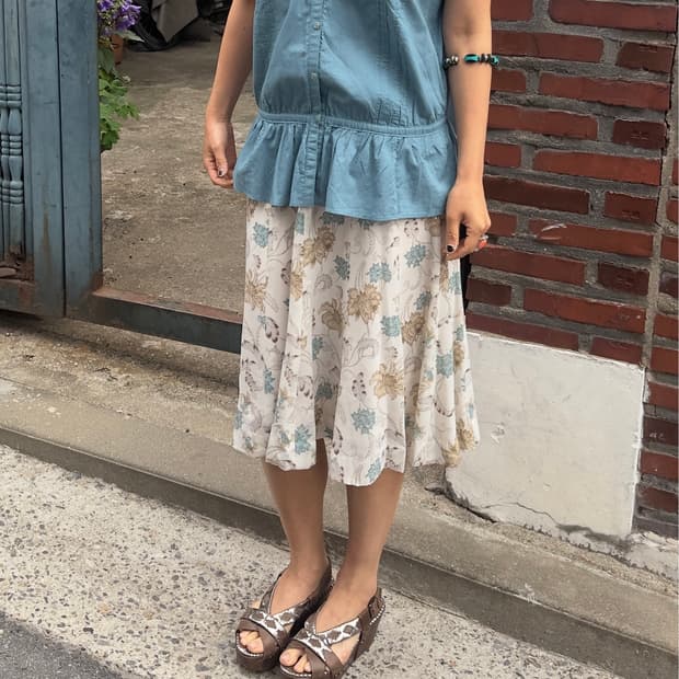 floral skirt