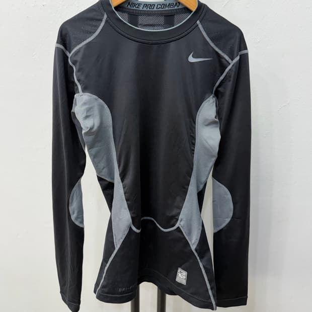 정품) 나이키 프로 컴뱃 긴팔 기능성 티셔츠 M