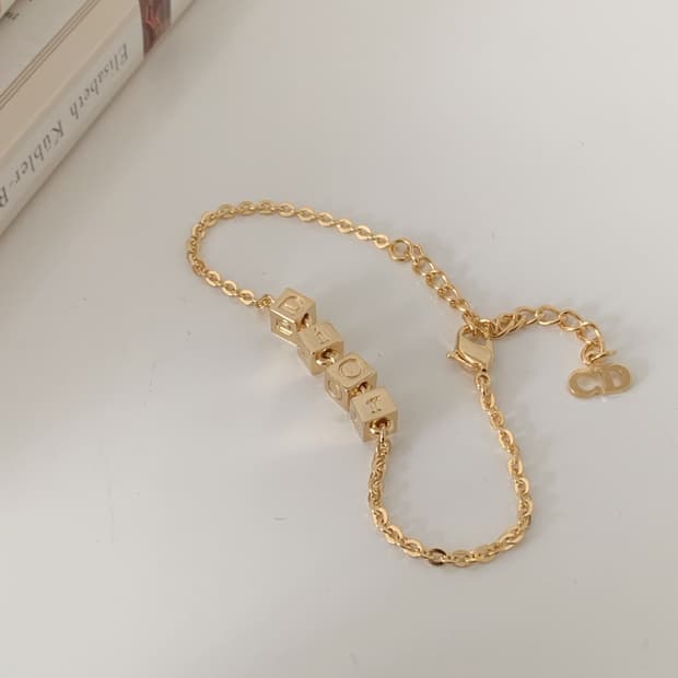 [ 디올 ] 빈티지 디올 큐브 이니셜 팔찌