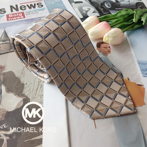 마이클코어스 실크 골드베이지 체크 넥타이 9.1cm A+등급 A18819