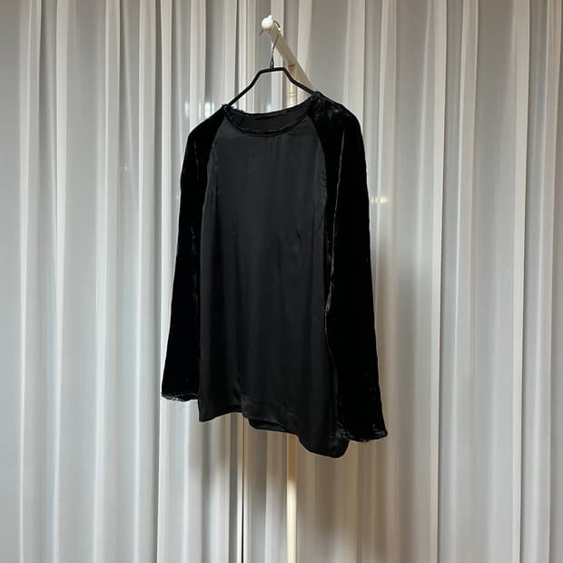 하이더아커만 실크 벨벳 롱슬리브 탑