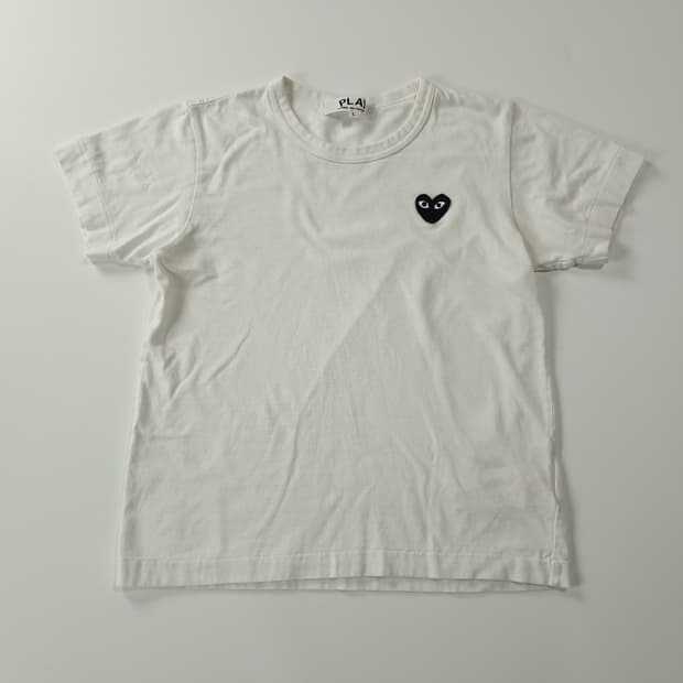 CK195 L 꼼데가르송 일본판 블랙하트 화이트 반팔 티셔츠