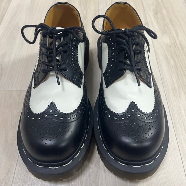 닥터 마틴 윙팁