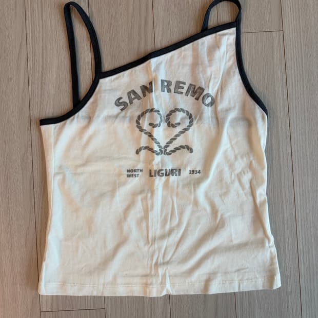 kijun 슬리브리스 탱크탑 M사이즈