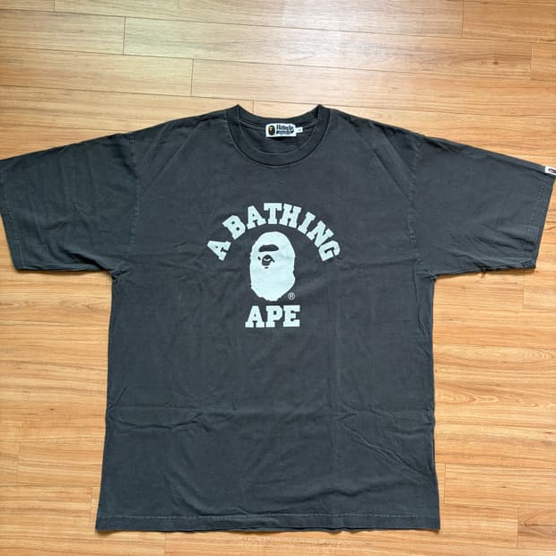 [XL] 베이프 피그먼트 다이트 컬리지 릴렉스드 핏 티셔츠