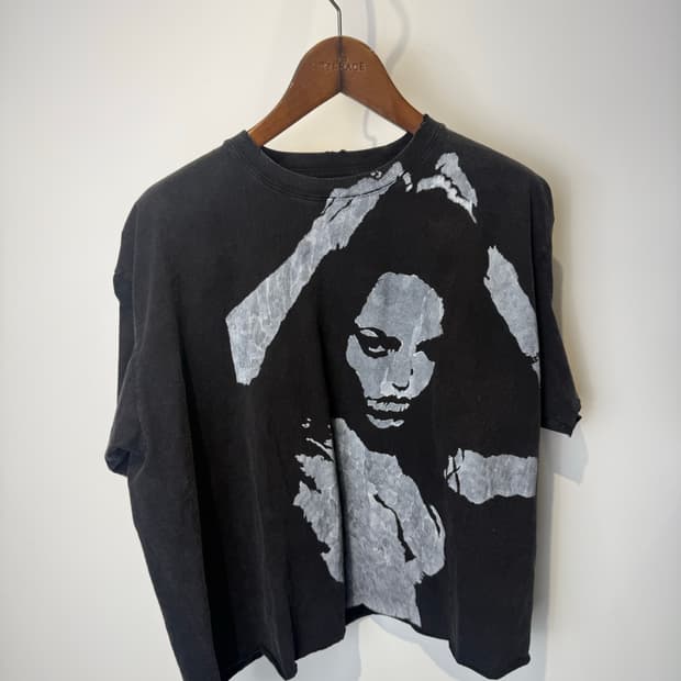 일본 Anomori 작가의 핸드드로잉 티셔츠 