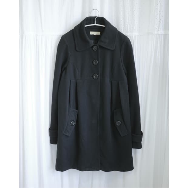 Apartment market black coat
