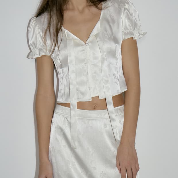 오버듀플레어 jacquard crop blouse