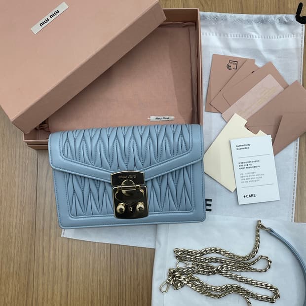 미우미우 마테라쎄 체인 크로스백