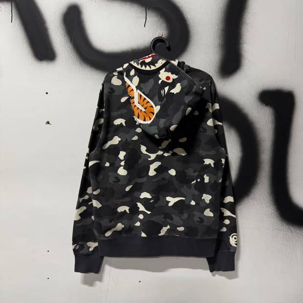 정품 베이프 흑계 시티 카모 샤크 풀 집업 후디 (야광)