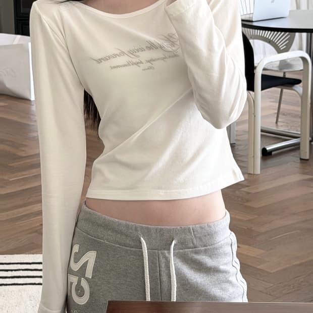 [새상품] 클리시어 Kleen club letter top, White