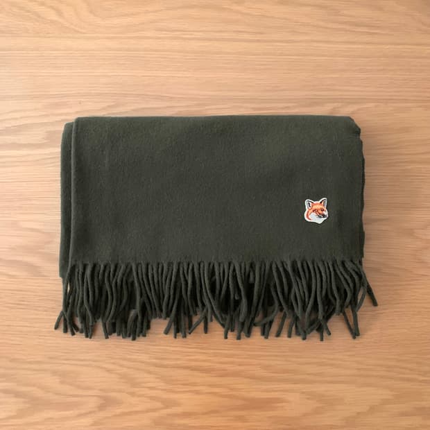 메종키츠네 폭스헤드 머플러 카키