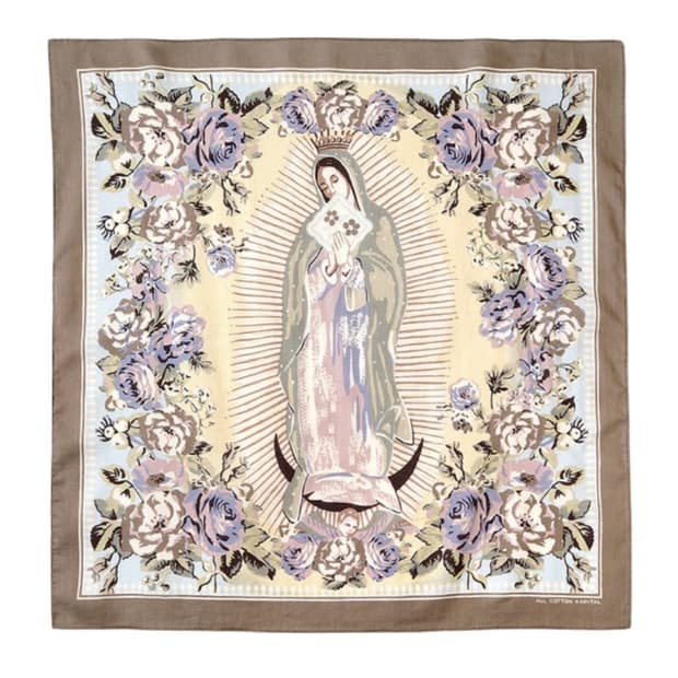 캐피탈 컬러드 반다나 패키쉬 마리아 브라운 스카프 손수건