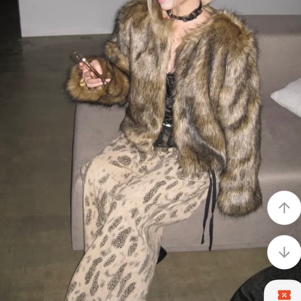 블랙브라운 세미크롭 퍼 자켓