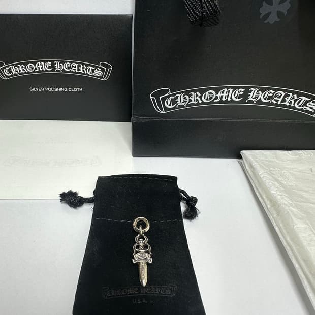 [새상품] 크롬하츠 5 대거 참 펜던트