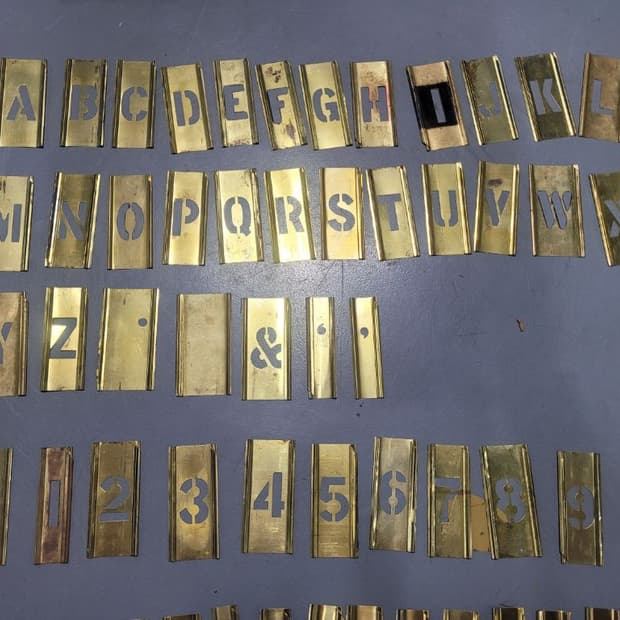 미 황동 스텐실