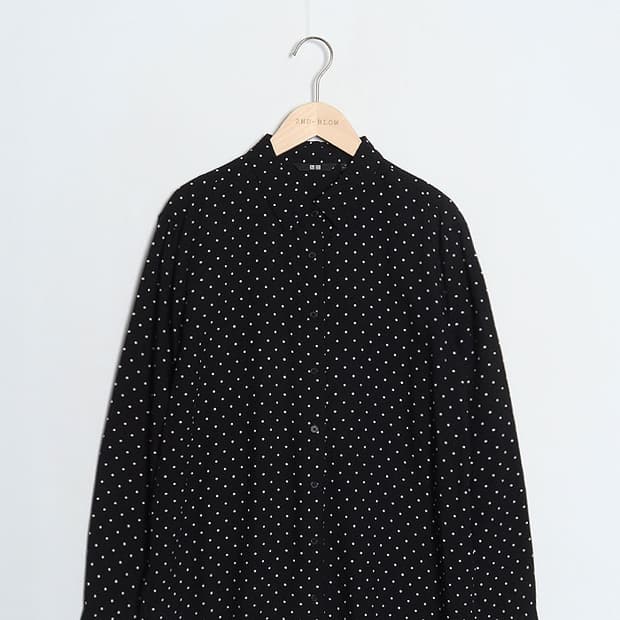  UNIQLO Rayon Dot Shirts