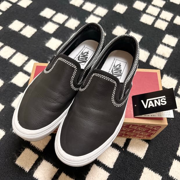 270 반스 X 화이트 마운티니어링 슬립온