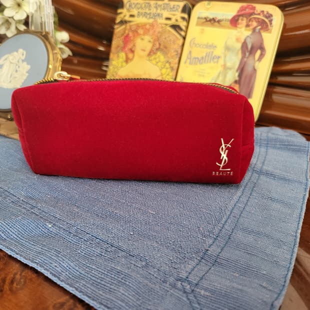 YSL 입센로랑 메이크업 파우치 벨벳