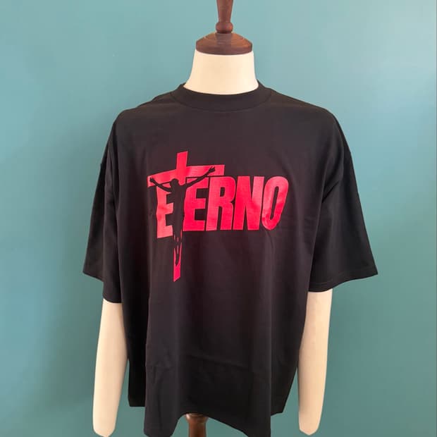 윌리 차바리아 x 프로 클럽 “ETERNO” AW26 그래픽 티셔츠