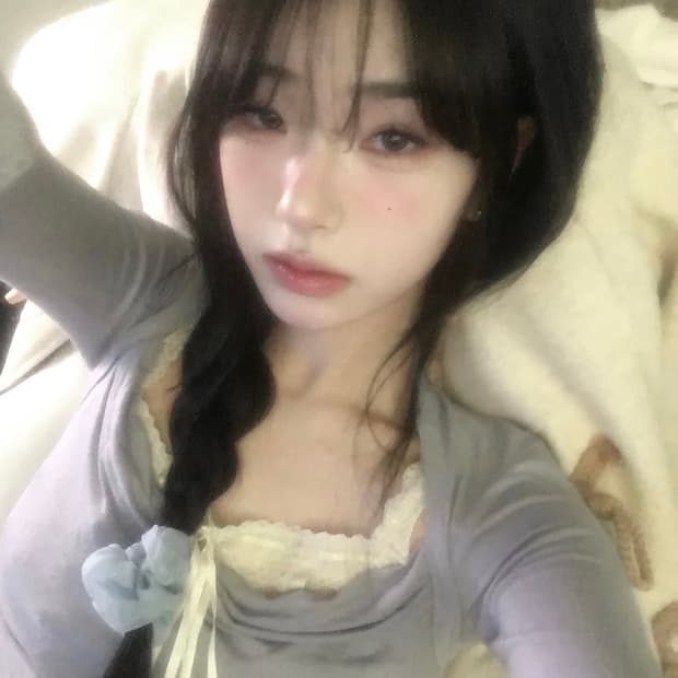 (인플루언서 손예나 착용) 드라이로즈 멜로우 탑