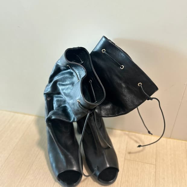 FENDII 펜디 앵클부츠 11cm