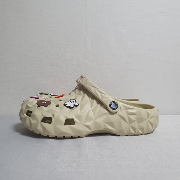 270mm 크록스 클래식 지오메트릭 클로그 베이지 M9