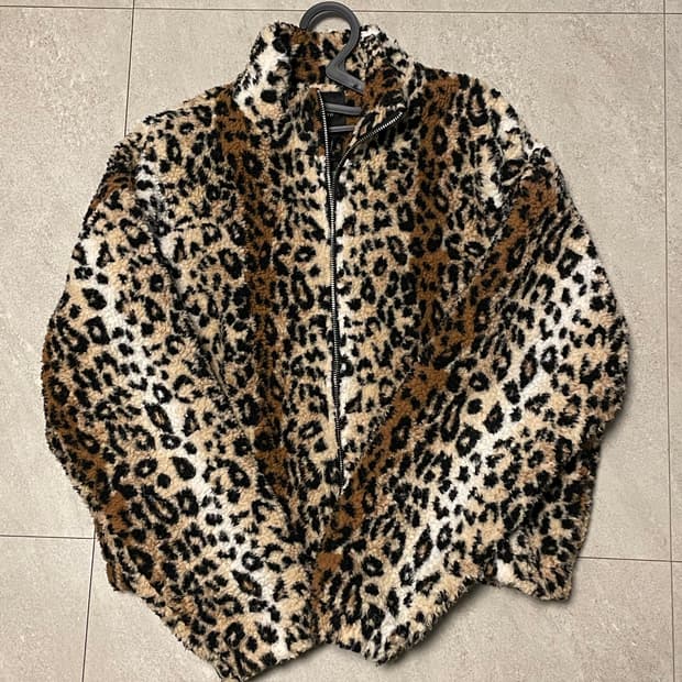 호피 크롭 뽀글이