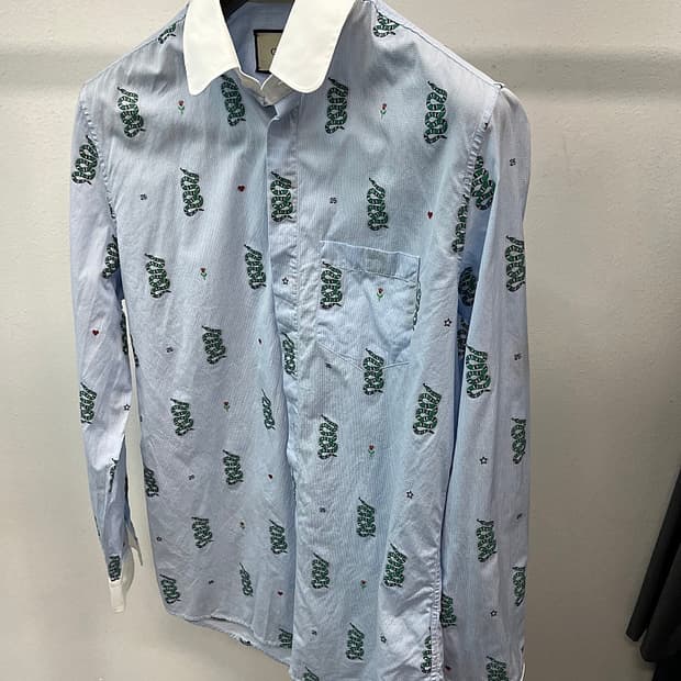 95) 구찌 스네이크 자수 셔츠