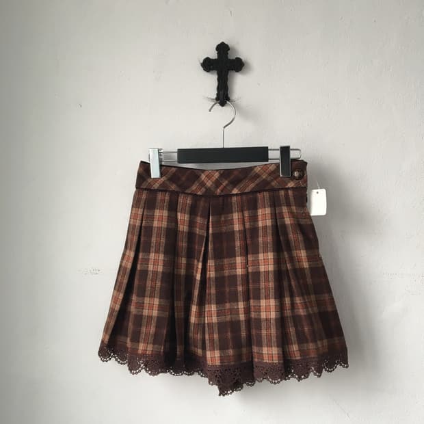 Lace trimming check pattern pleats short