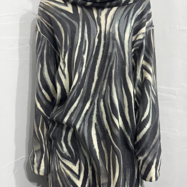 chamois royal pattern knit top